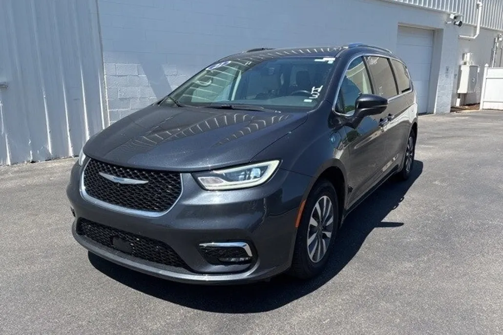 2021 Chrysler Pacifica Hybrid Touring L photo 1
