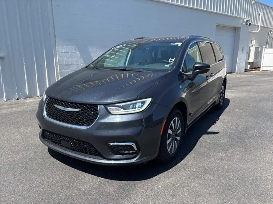 2021 Chrysler Pacifica Hybrid Touring L photo 1