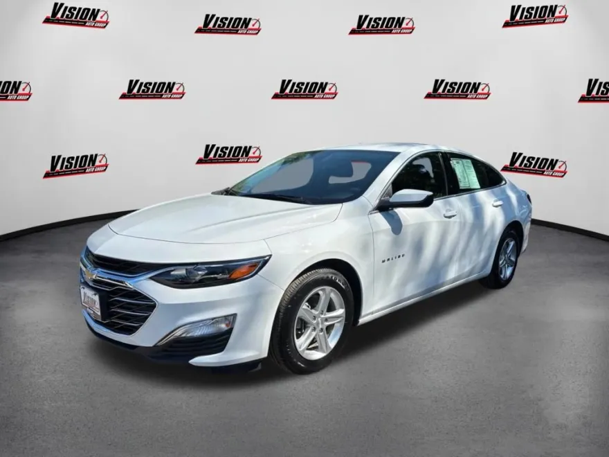 2023 Chevrolet Malibu LS photo 1