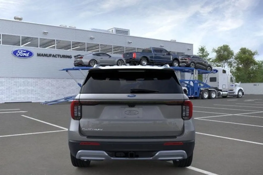 2025 Ford Explorer Platinum photo 1