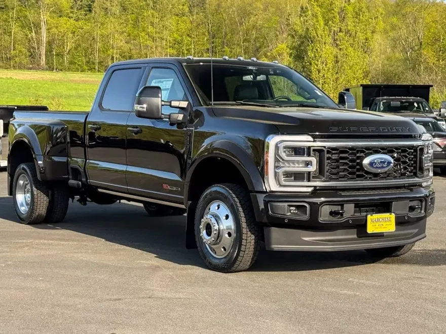 2025 Ford F-450 photo 1
