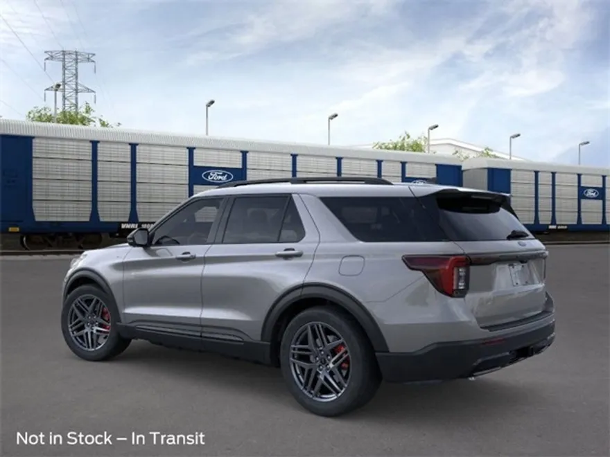 2025 Ford Explorer ST-Line photo 1