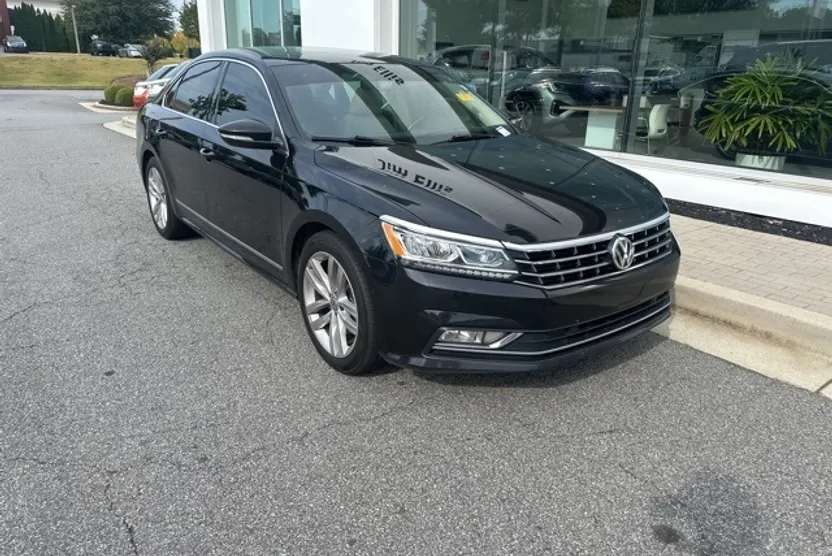 2018 Volkswagen Passat 2.0T SEL Premium photo 1