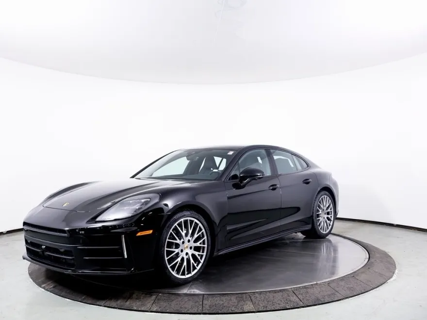 2025 Porsche Panamera 4 photo 1