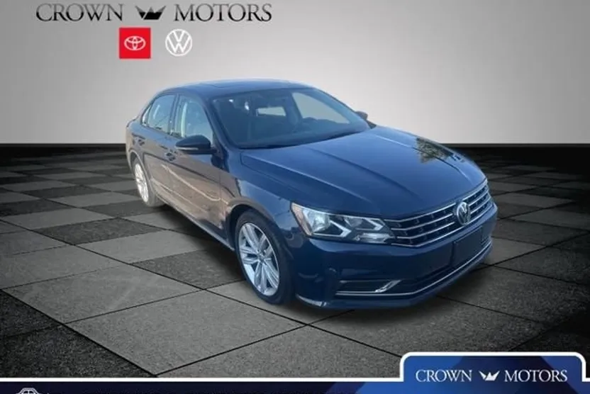 2019 Volkswagen Passat 2.0T Wolfsburg Edition photo 1