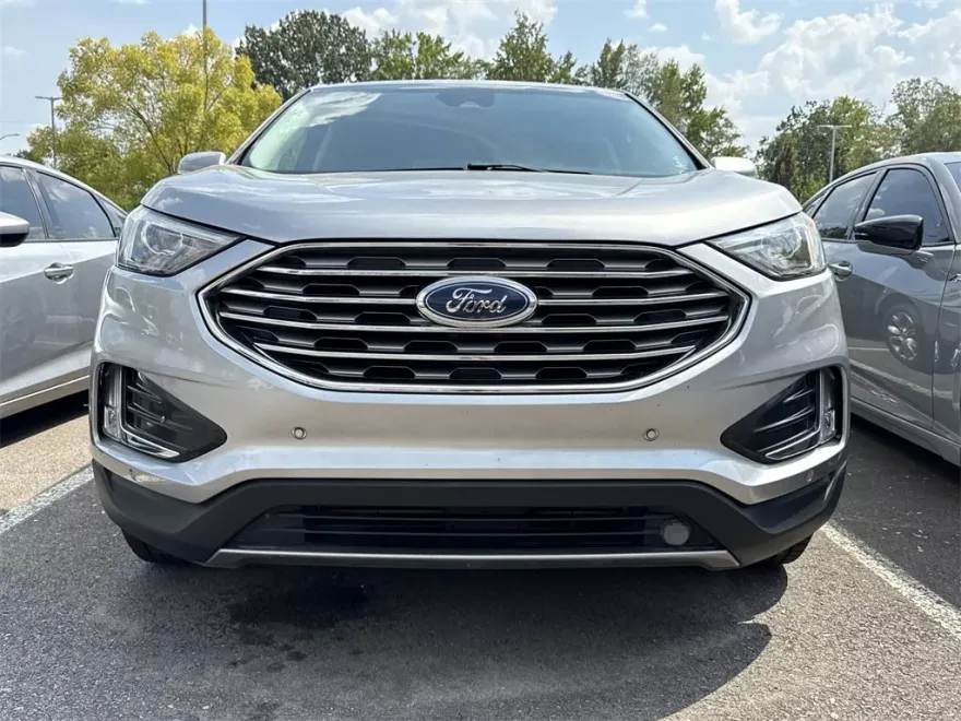 2022 Ford Edge Titanium photo 1