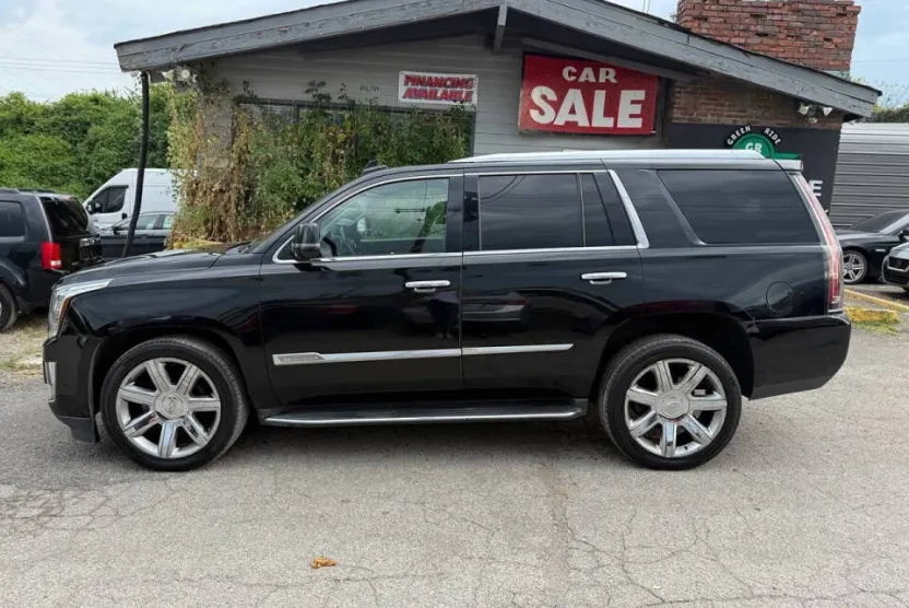 2018 Cadillac Escalade Luxury photo 1