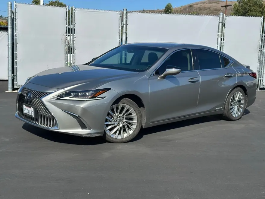 2020 Lexus ES 300h Luxury photo 1