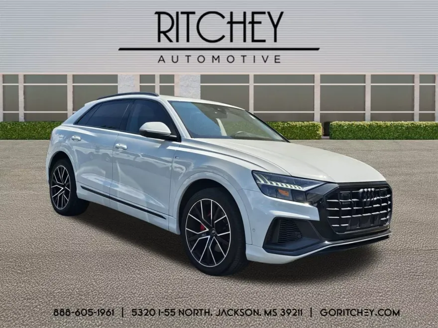 2023 Audi Q8 55 Premium Plus photo 1