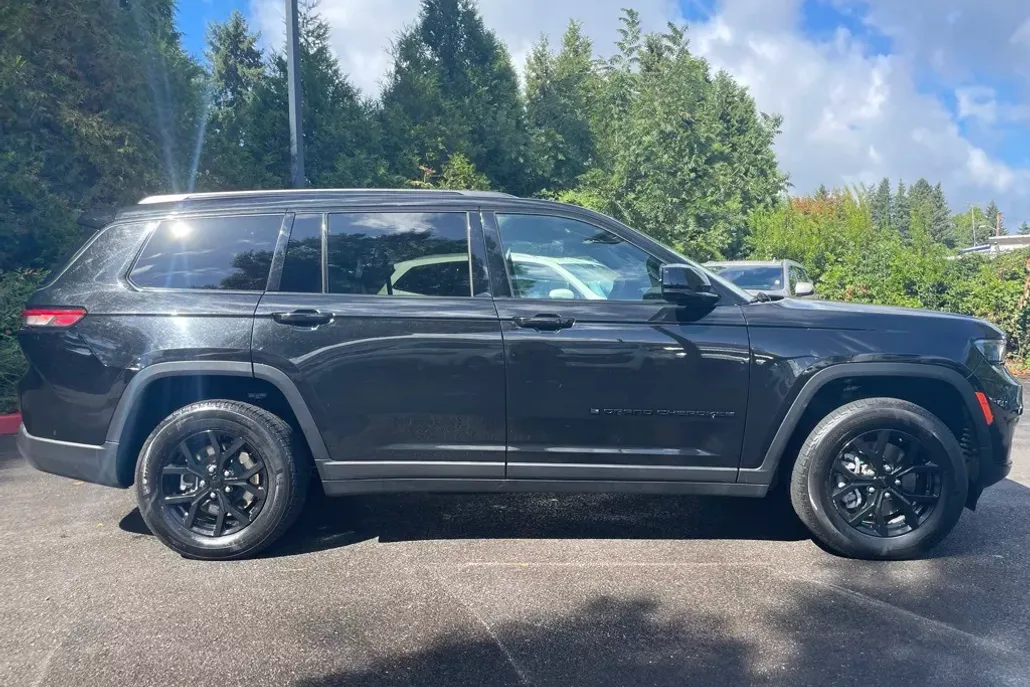2024 Jeep Grand Cherokee Altitude photo 1