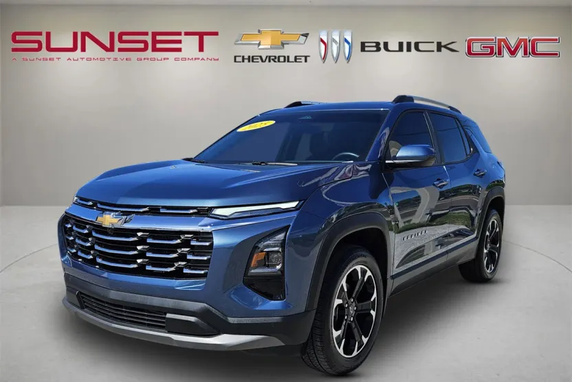 2025 Chevrolet Equinox LT photo 1