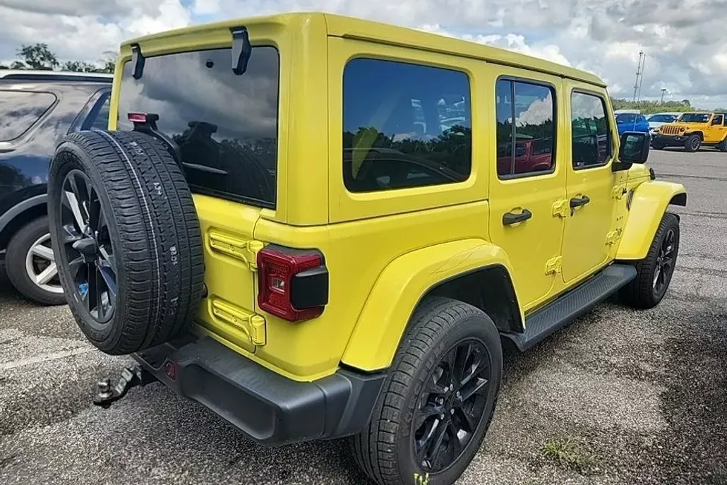 2023 Jeep Wrangler Sahara 4xe photo 1
