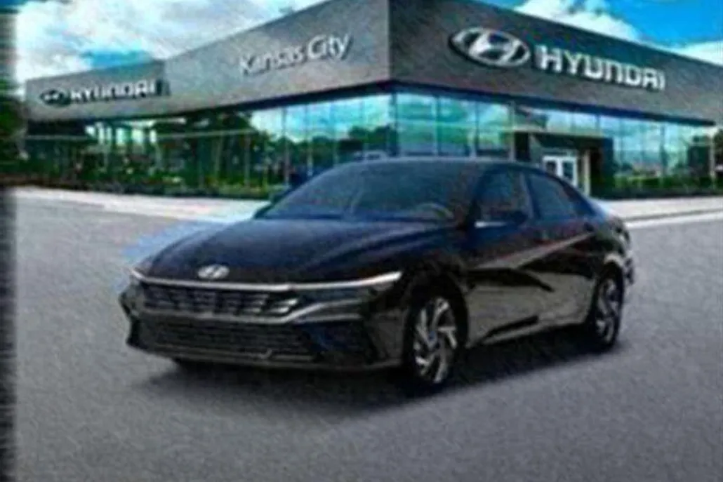 2025 Hyundai Elantra SEL Sport photo 1