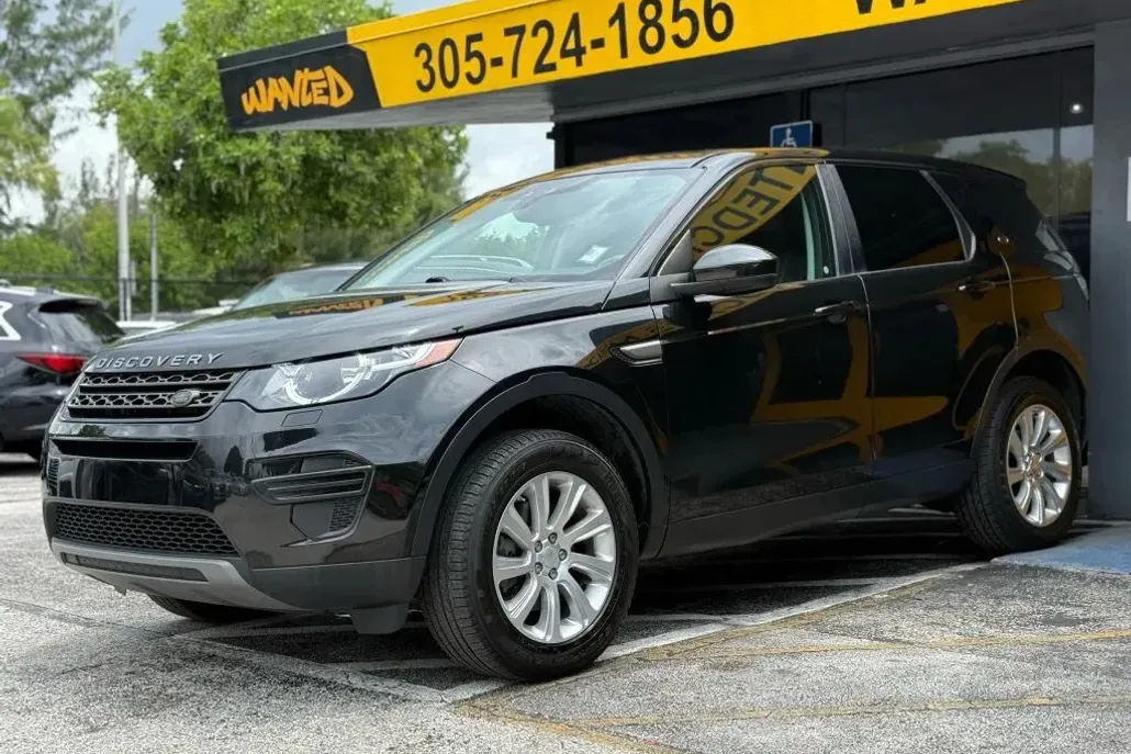 2018 Land Rover Discovery Sport SE photo 1