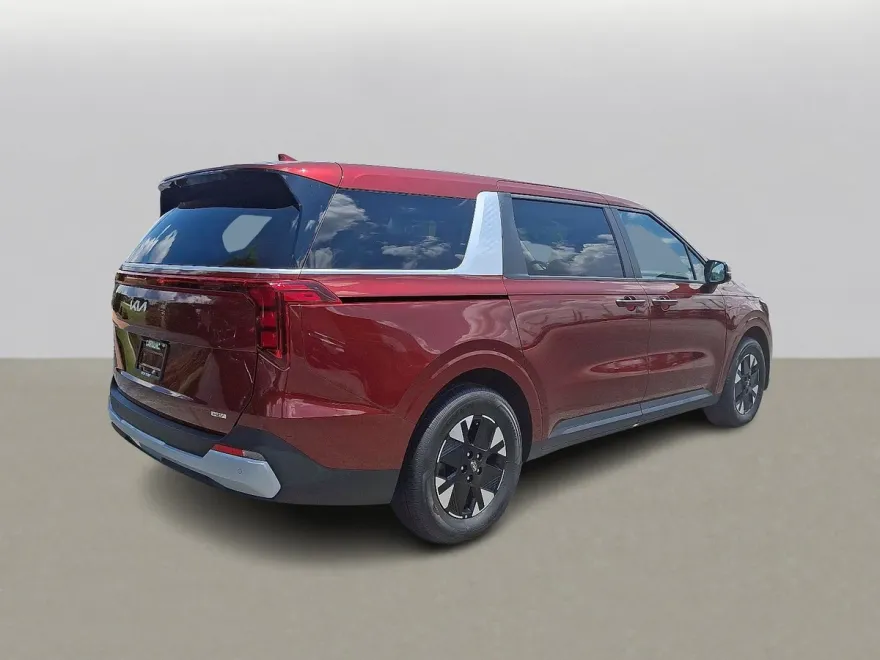 2026 Kia Carnival LXS photo 1