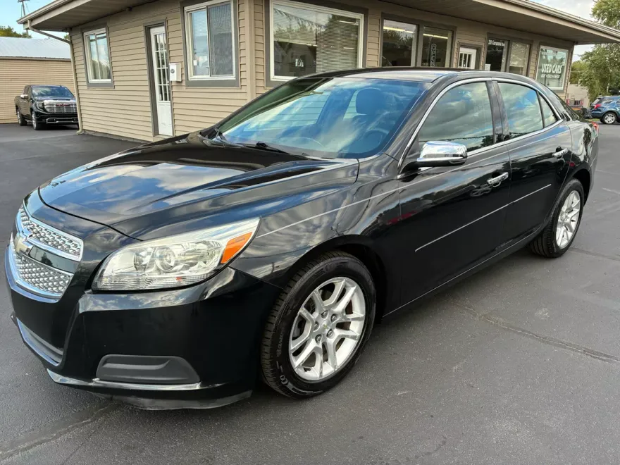 2013 Chevrolet Malibu 1LT photo 1