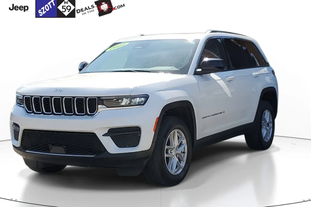2023 Jeep Grand Cherokee Laredo X photo 1