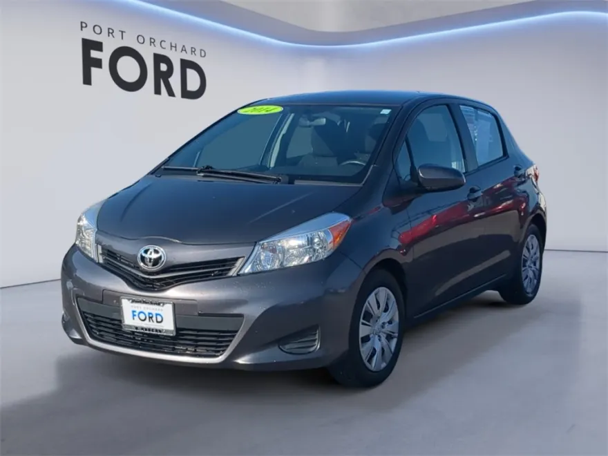2014 Toyota Yaris L photo 1