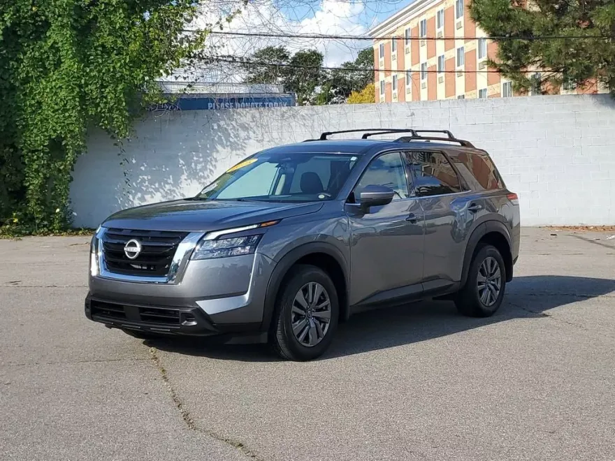 2025 Nissan Pathfinder SV photo 1