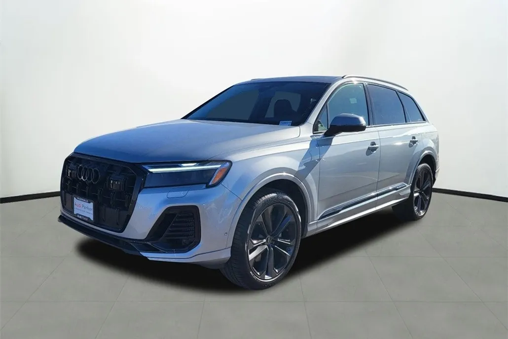 2025 Audi Q7 55 Premium Plus photo 1