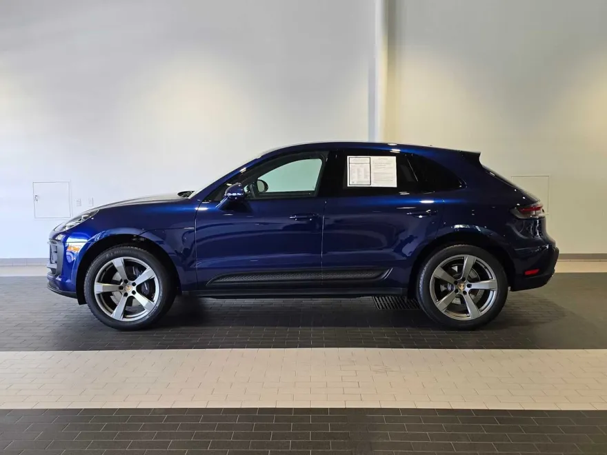 2024 Porsche Macan Base photo 1
