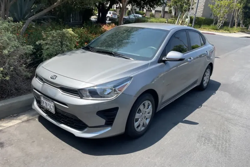2021 Kia Rio S photo 1