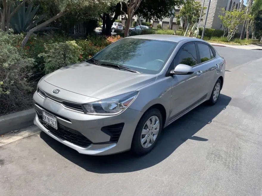 2021 Kia Rio S photo 1