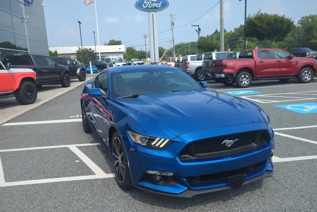 2017 Ford Mustang GT photo 1