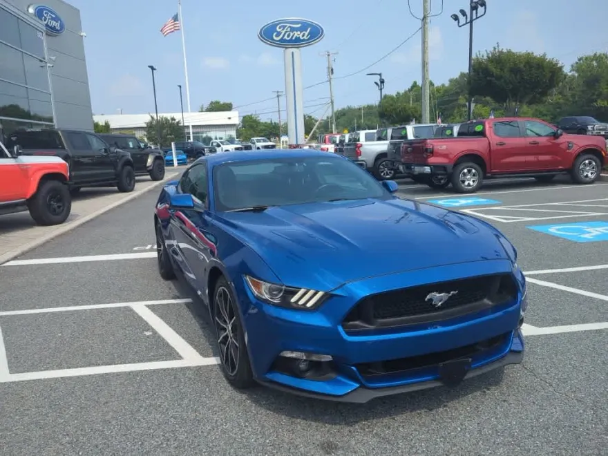 2017 Ford Mustang GT photo 1