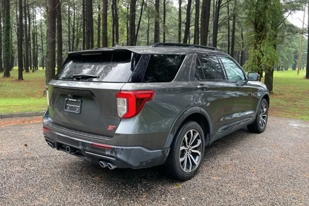 2020 Ford Explorer ST photo 1