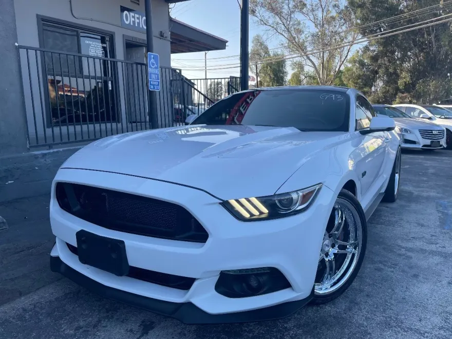 2017 Ford Mustang GT Premium photo 1