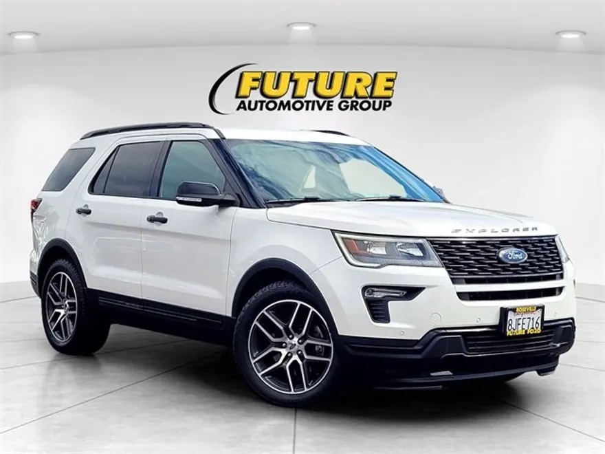 2019 Ford Explorer Sport photo 1