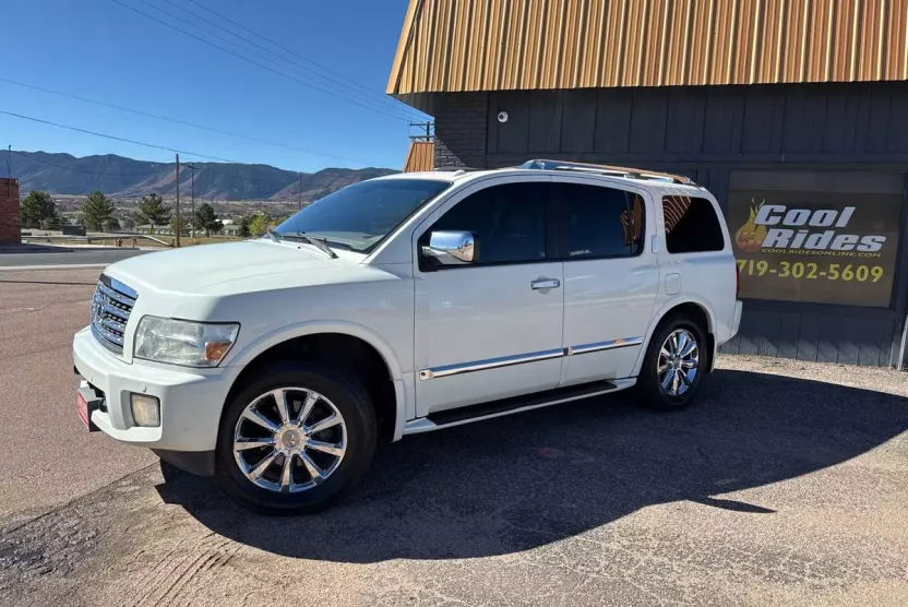 2009 Infiniti QX56 photo 1
