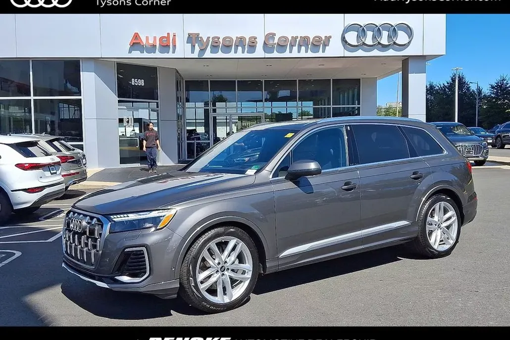 2025 Audi Q7 55 Prestige photo 1
