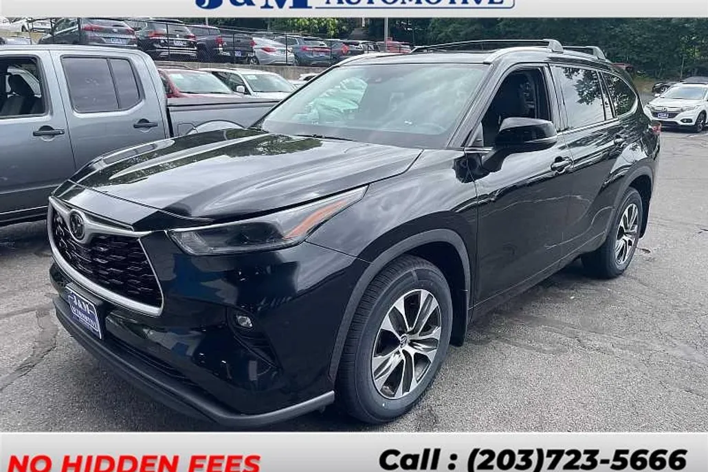 2021 Toyota Highlander XLE photo 1