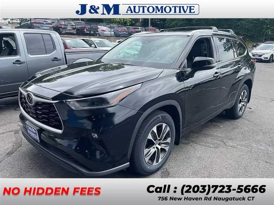 2021 Toyota Highlander XLE photo 1