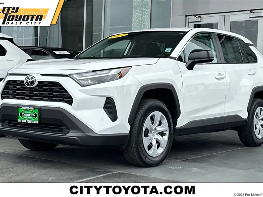 2024 Toyota RAV4 LE photo 1