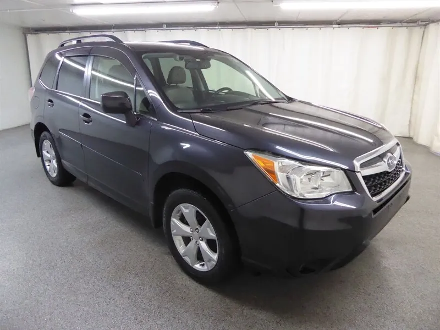 2016 Subaru Forester Limited photo 1