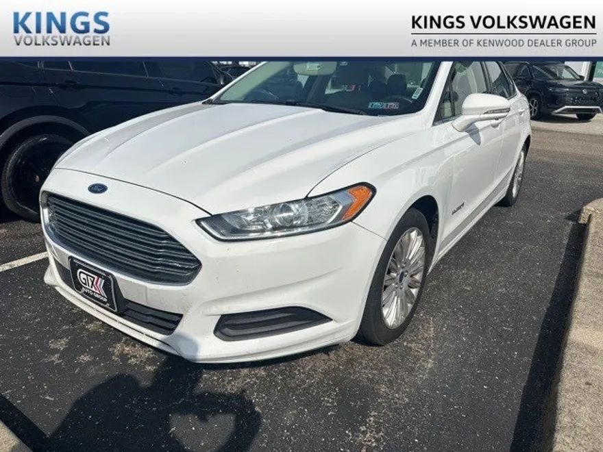 2016 Ford Fusion Hybrid SE photo 1