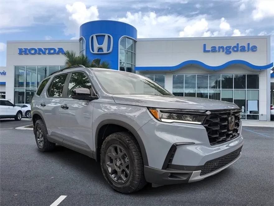2025 Honda Pilot TrailSport photo 1