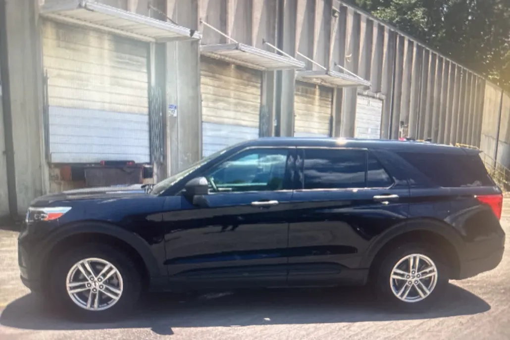 2022 Ford Explorer Base photo 1