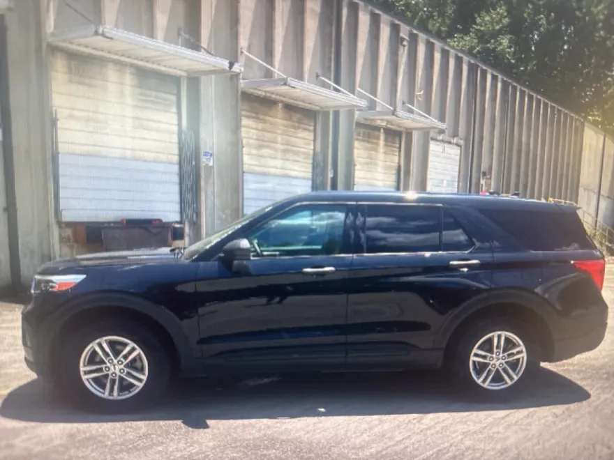 2022 Ford Explorer Base photo 1