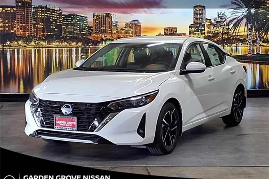2025 Nissan Sentra SV photo 1