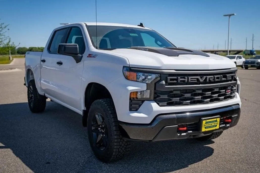 2025 Chevrolet Silverado 1500 Custom Trail Boss photo 1