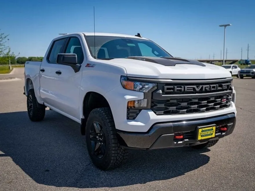 2025 Chevrolet Silverado 1500 Custom Trail Boss photo 1