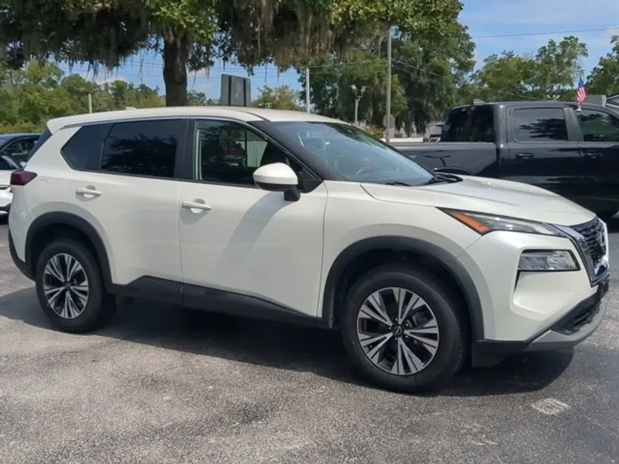 2023 Nissan Rogue SV photo 1