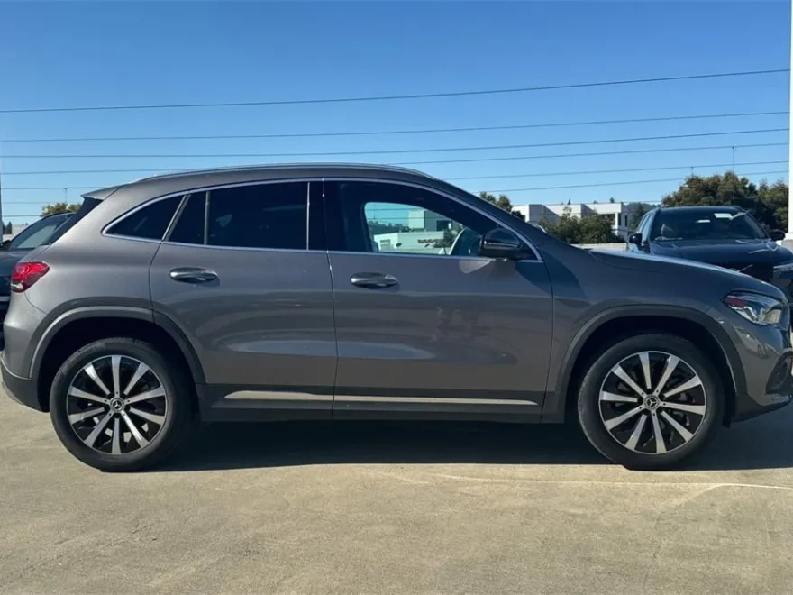 2023 Mercedes Benz GLA 250 photo 1