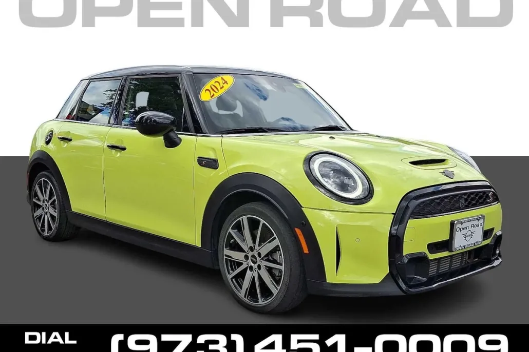 2024 Mini Cooper 4 Door Hardtop S Iconic photo 1