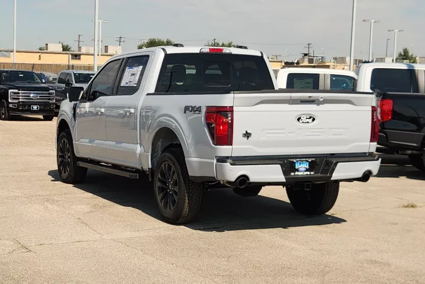 2025 Ford F-150 Lightning photo 1