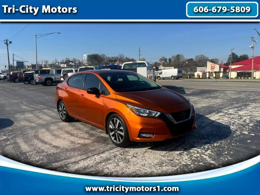 2021 Nissan Versa SR photo 1
